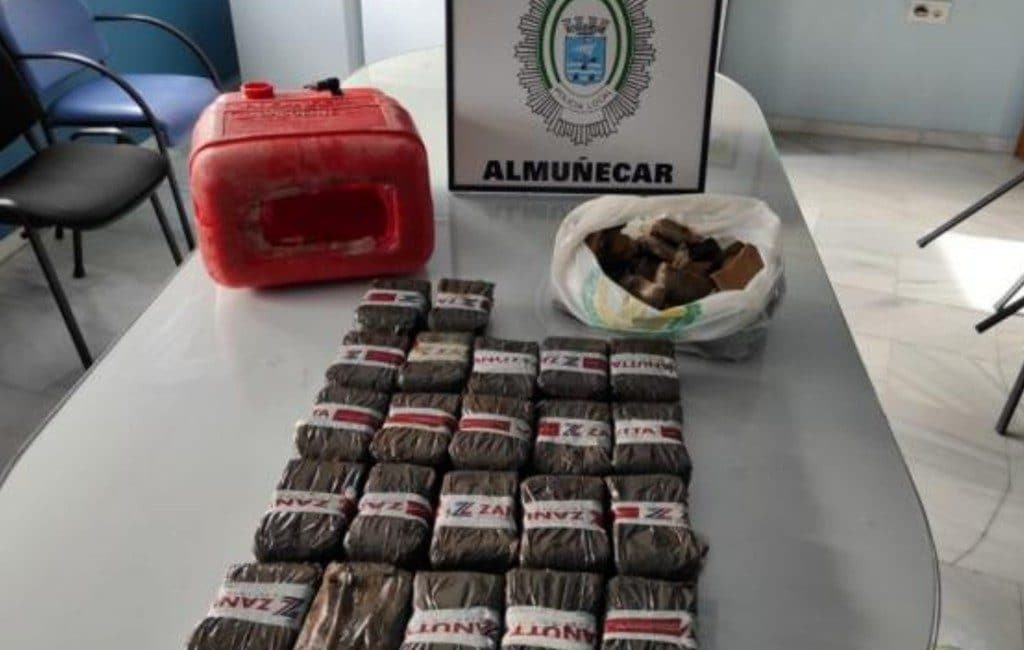 17 kilo hasj op strand