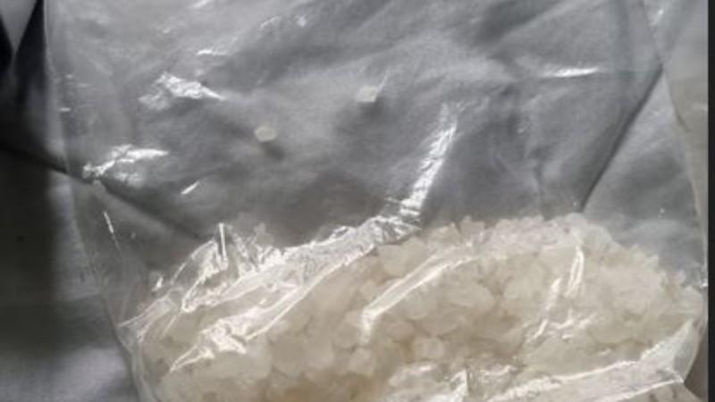 Vermoedelijke drugs die werd aangetroffen in een woning in Roosendaal