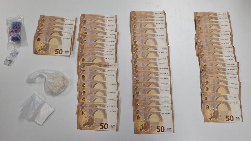 Drugs van een dealer in Tilburg, met zijn spaarcentjes.